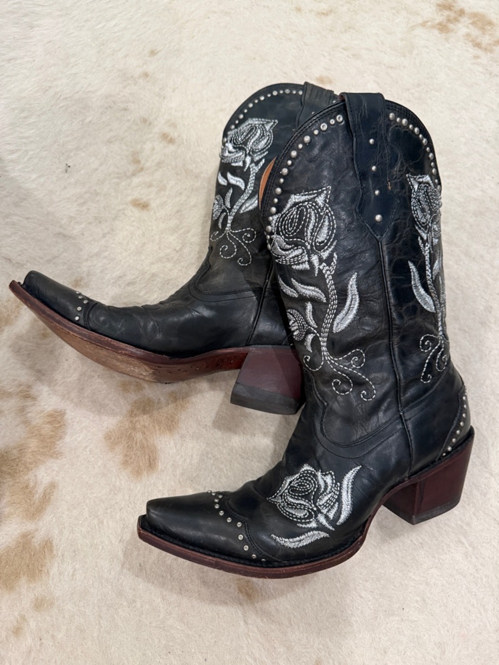 Lucchese Women's Black Embroidered Rose Boots